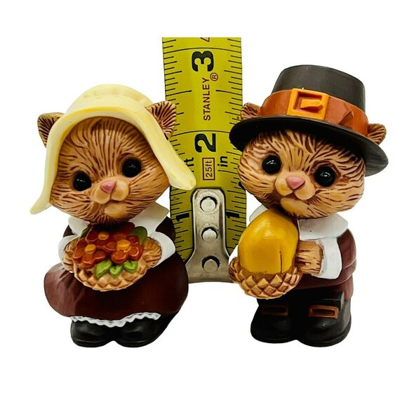 Hallmark Thanksgiving Pilgrim Squirrel Chipmunk Salt Pepper Shakers 1990s VTG - Picture 7 of 8